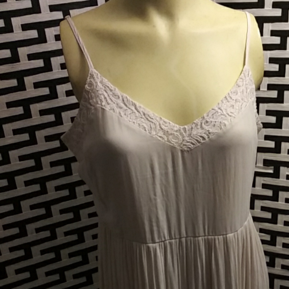 Dress - Picture 2 of 6